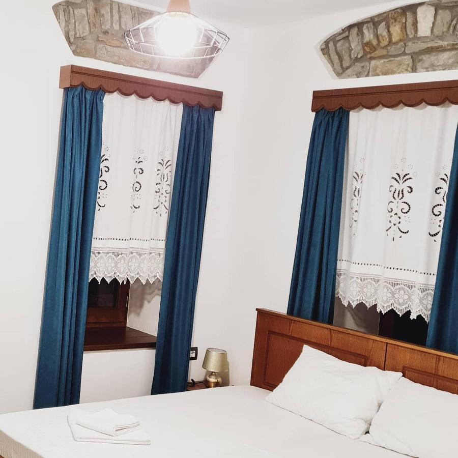 Përmet Garden Guest House מראה חיצוני תמונה