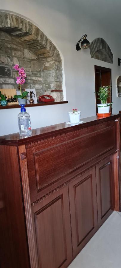 Përmet Garden Guest House מראה חיצוני תמונה