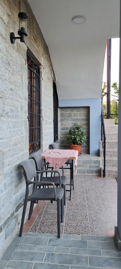 Përmet Garden Guest House מראה חיצוני תמונה