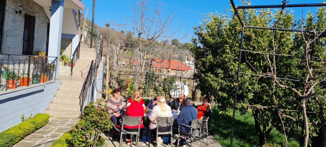 Përmet Garden Guest House מראה חיצוני תמונה